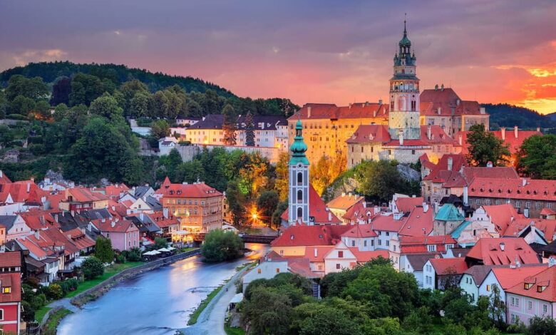 جمهورية التشيك تفتح أبوابها الشتاء.. سحر أسواق الميلاد وفخامة ميشلان