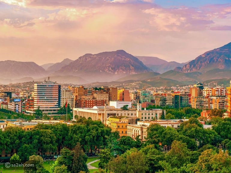تيرانا: قلب ألبانيا النابض بين الألوان والتاريخ الحديث