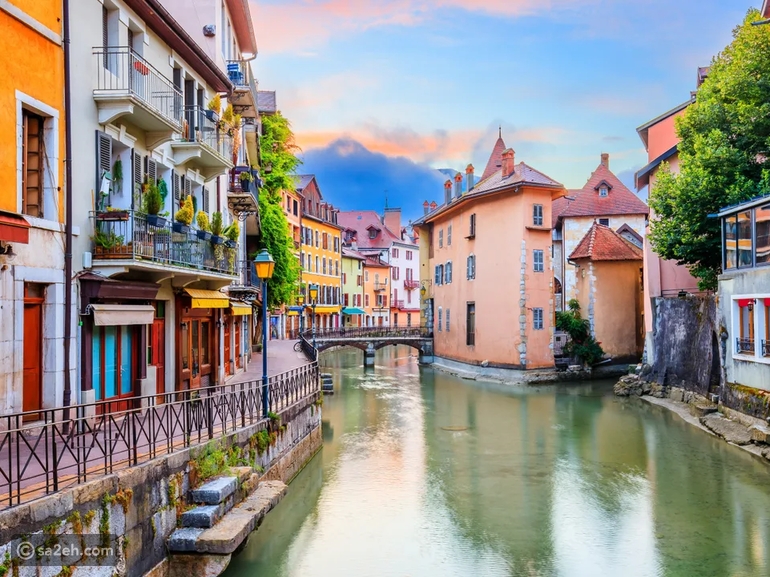 سحر المدن الأوروبية الصغيرة: ملاذات هادئة للمستكشف المنفرد