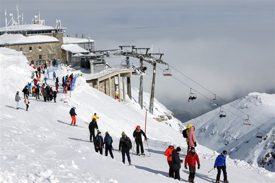 وجهات دولية تجمع التزلج والطبيعة والبرامج السياحية في شتاء واحد.. تعرف عليها