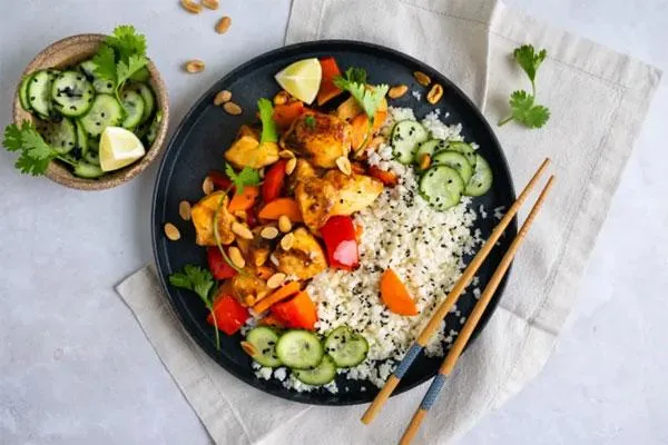 Chicken and cauliflower rice stir fry – low carb dinner for diabetes
