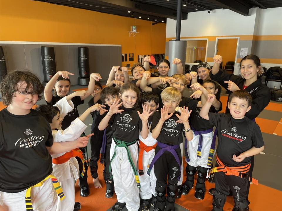 Why Confident Kids Thrive in Positive Peer Groups (And How Parents Can Support It)