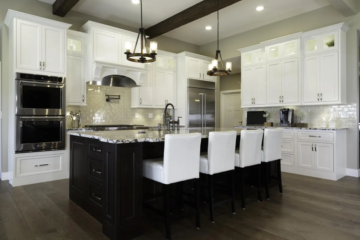 Kitchen Cabinet Trends: What’s In and What’s Out