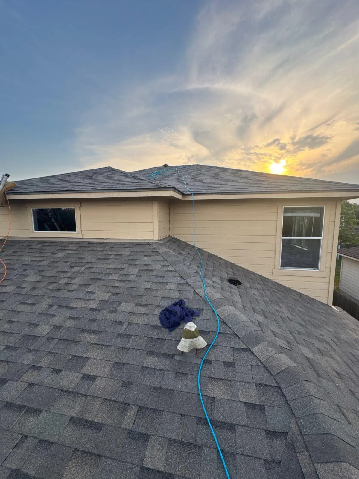 How Texas Weather Affects Commercial and Residential Roof Lifespan