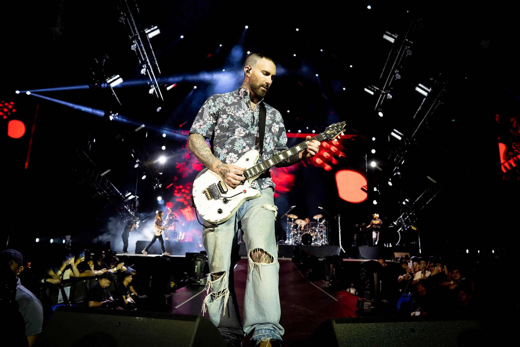 Maroon 5 Returns to the Stage. Here’s Why Their Live Show Still Hits Different
