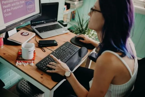 What Does a Working Doula Website Even Mean?