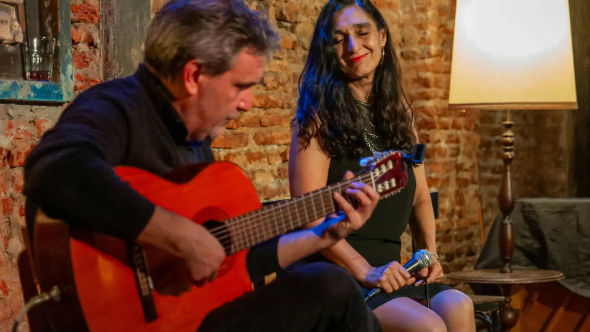 Acoustic performances Manhattan NYC