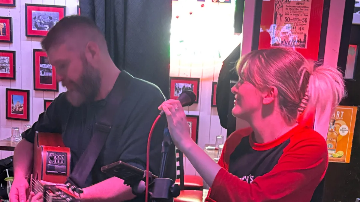 Irish bar with live music Times Square NYC