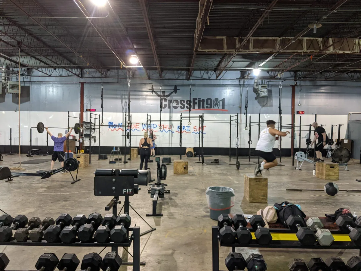 People exercising at Fit 901 | CrossFit 901. The best gym in Memphis.