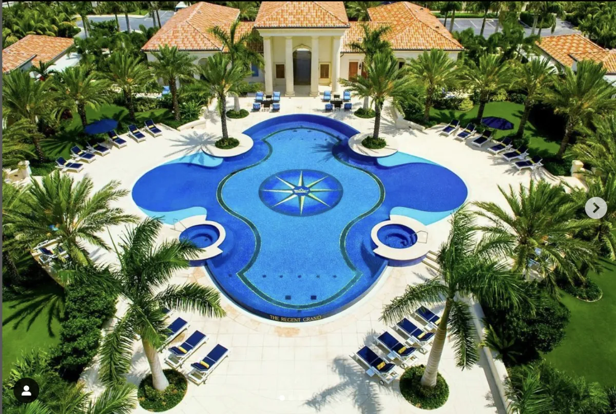 Miami Ultra Luxury Pool Mosaicist