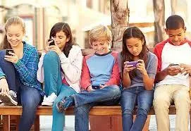 Help your teen manage social media in a healthy way