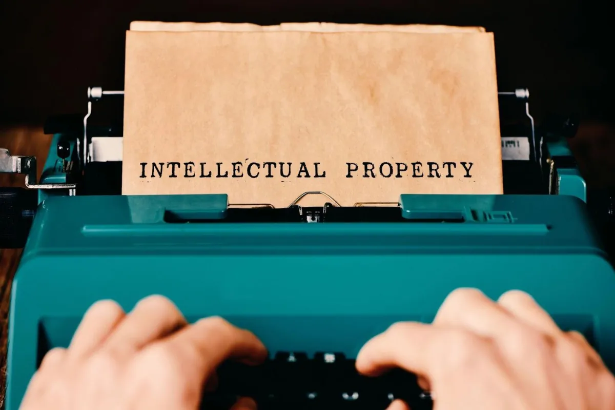 Freelance writer steals intellectual property.