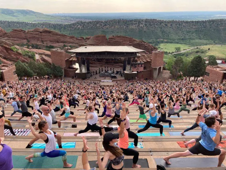 🧘‍♀️Stretch, Breathe, and Rock: Why Sunrise Yoga at Red Rocks Is the Most Magical Morning 🌄