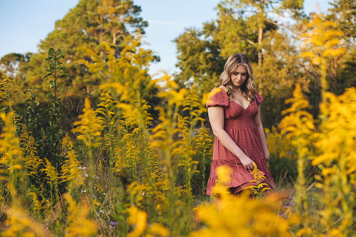 6 Ways to Make the most of your wildflower field locationSenior Shoot Location: Flower Field