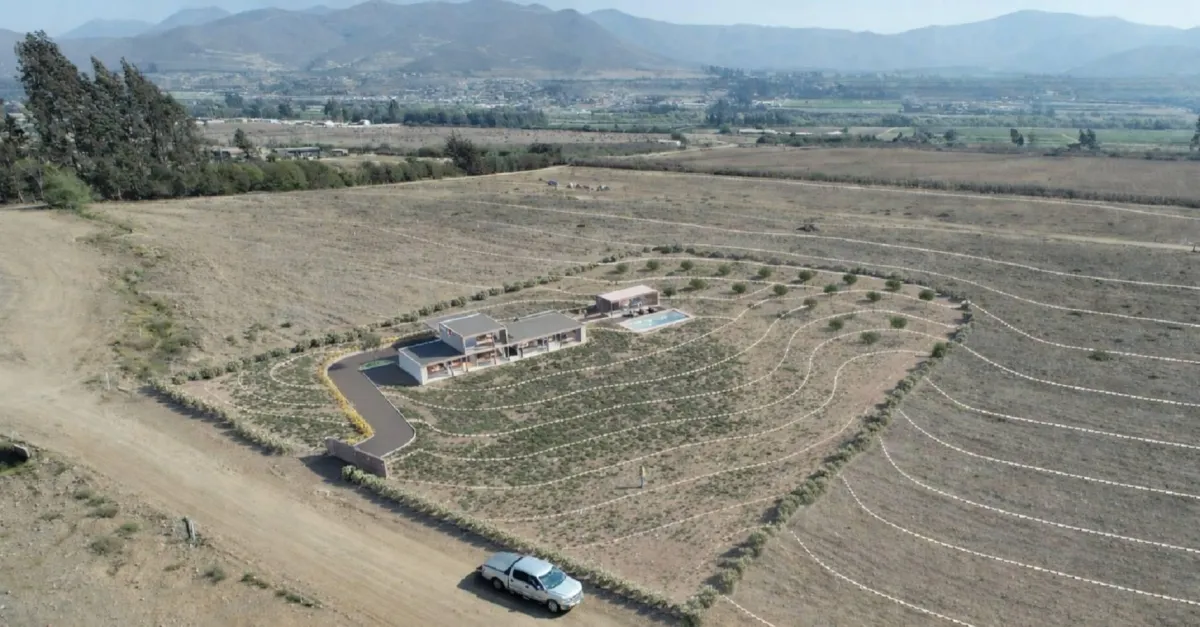 Las Parcelas Planas No Existen: Por Qué Ignorar una Pendiente del 5% Te Puede Costar Millones en Cimientos