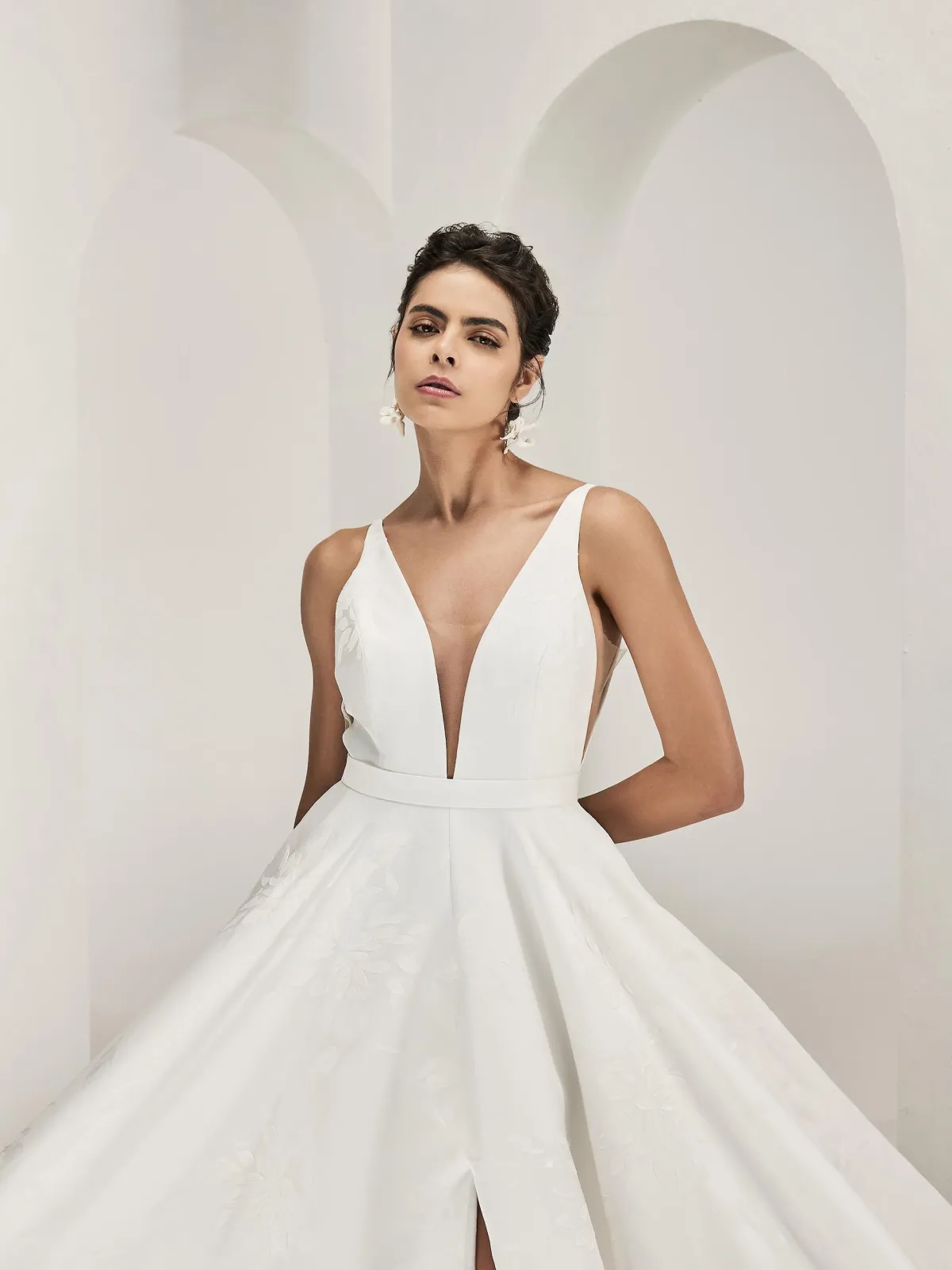 洋書 VOGUE WEDDINGS BRIDES DRESSES DESIGNERS A Thing of Beauty: An Inside Look at _Vogue Weddings: Brides