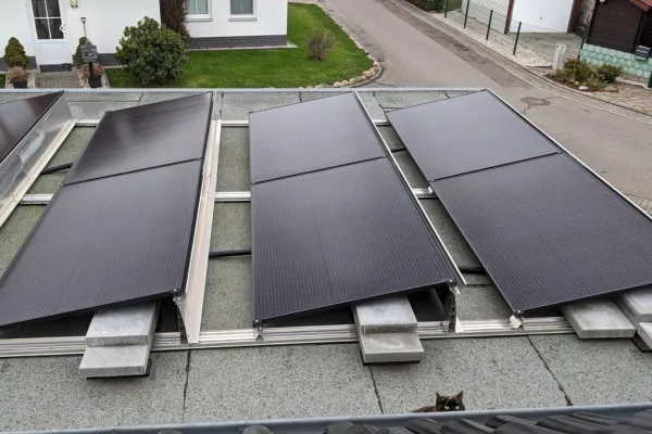 Come funzionano i pannelli fotovoltaici bifacciali e quando convengono | Serenergy

