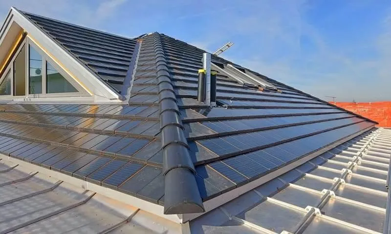 Tegole fotovoltaiche: cosa sono, quanto costano e se convengono davvero