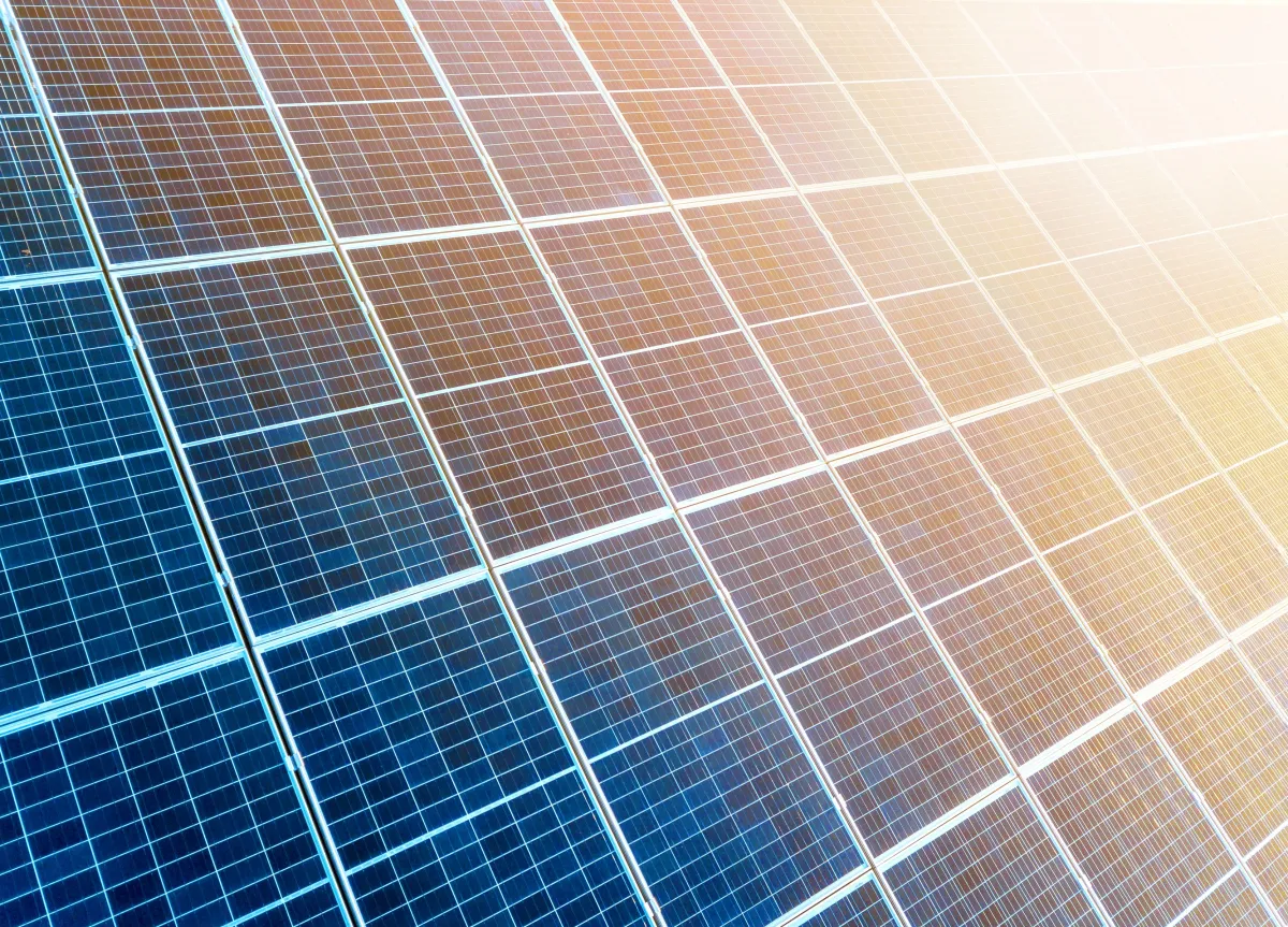 Una casa residencial en Puerto Rico con paneles solares