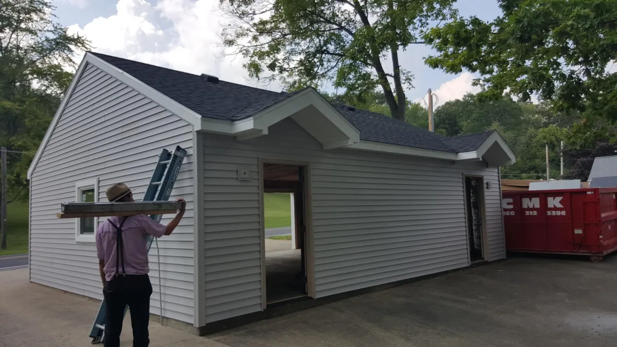 10 Essential Tips for Maintaining Your Vinyl Siding