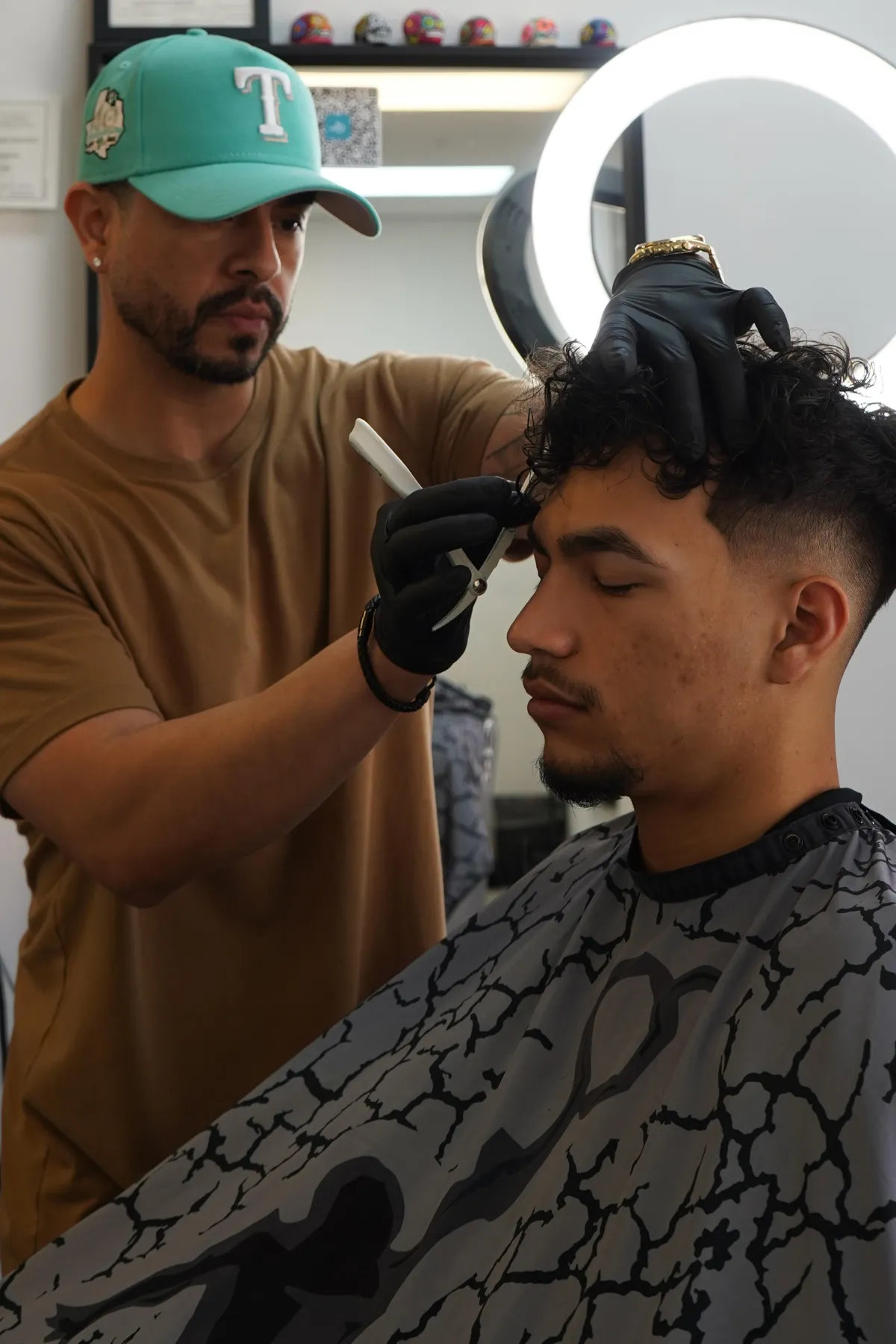 CH Customs High‑End Barbershop