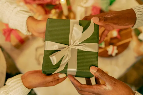 How to Sell Holiday Gift Cards & Retail Like a Pro