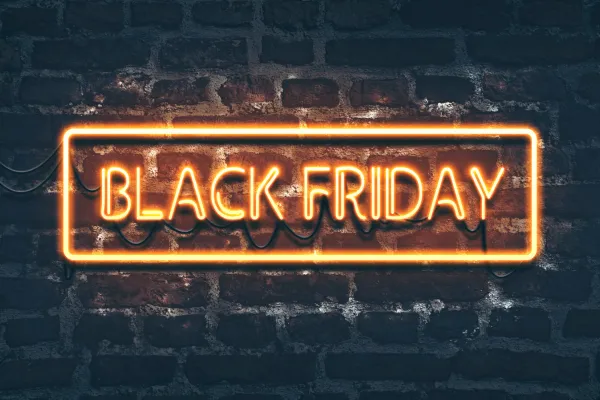 Black Friday & Small Business Saturday: Esthetician Promo Ideas That Sell