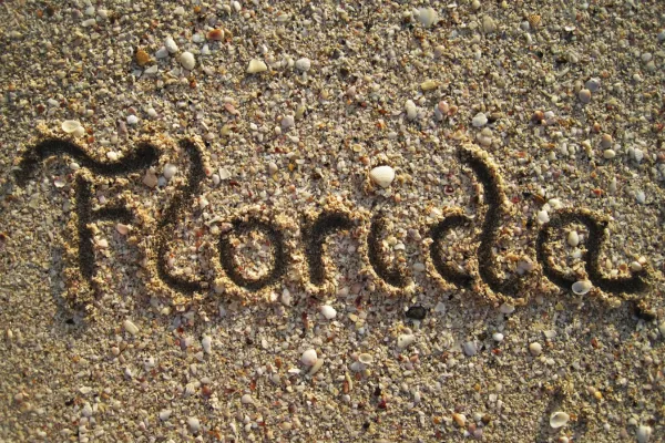 Why Are People Still Moving to Florida While Others Are Looking to Leave?