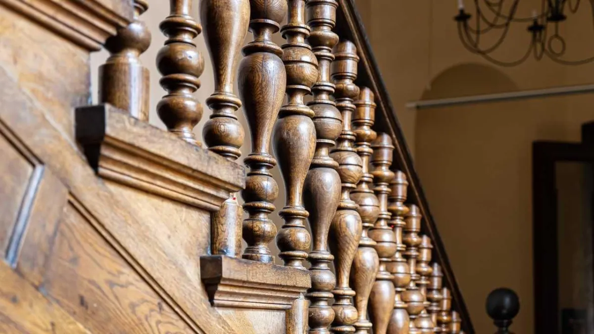 How to Enhance Your Staircase with Stylish Railings and Balusters