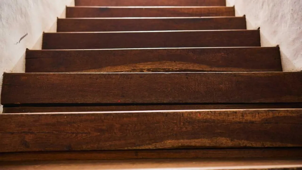 Staircase Renovation: Key Considerations for Safety and Style