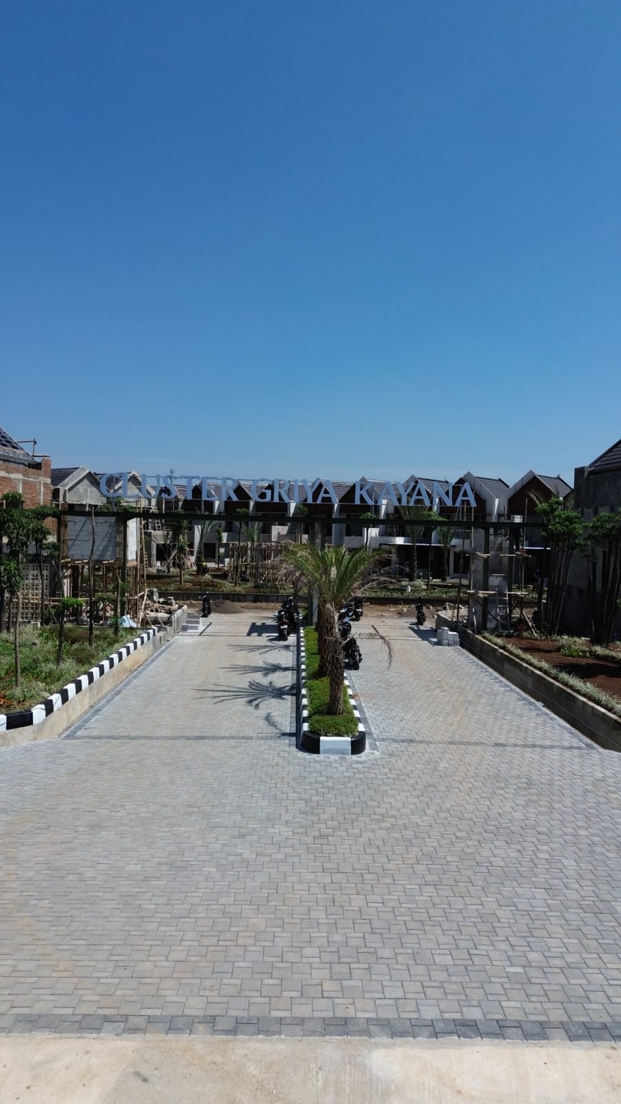 Gerbang Cluster Kayana