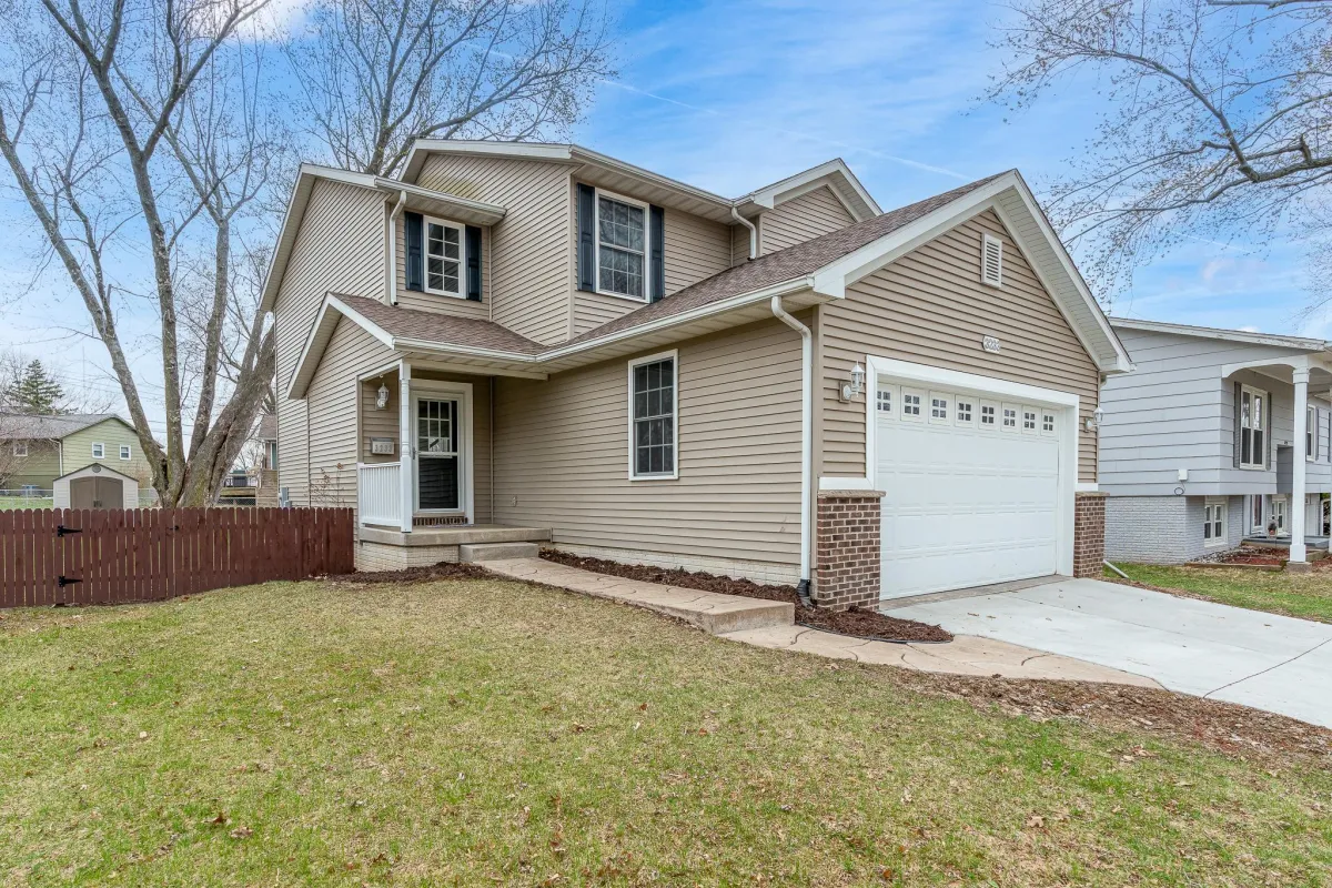 Who Pays the Property Taxes in the Quad Cities? When You Sell Your Home