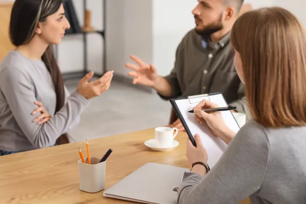 Caught in the Middle: An HR Story Most Leaders Recognize