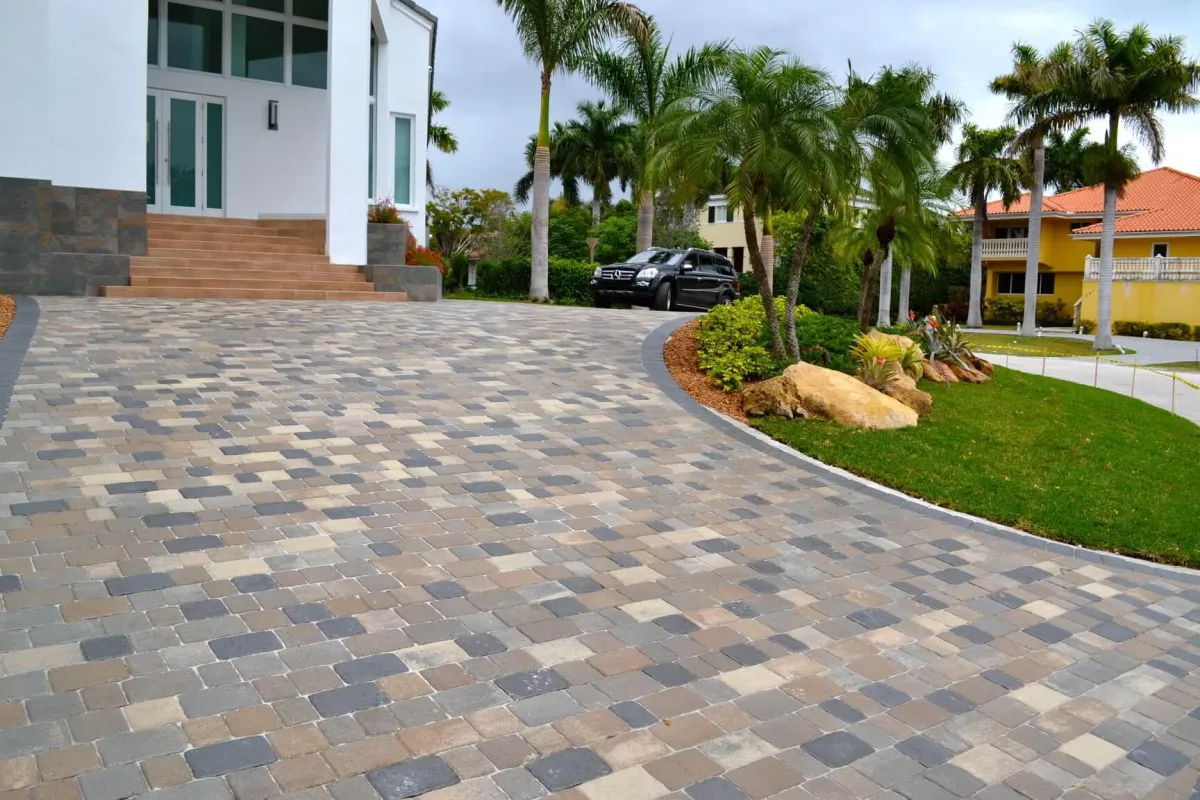 miamicrete-sloped-paver-driveway