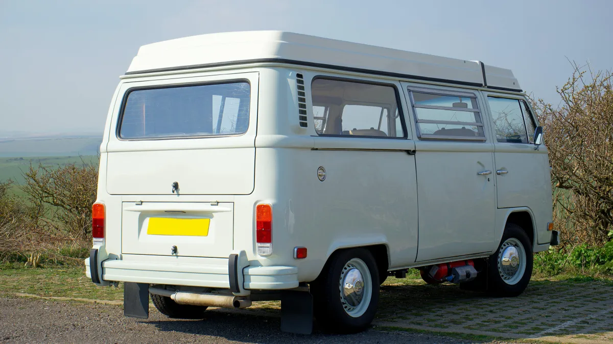 easy-apply-liquid-rubber-caravan-roof-sealer