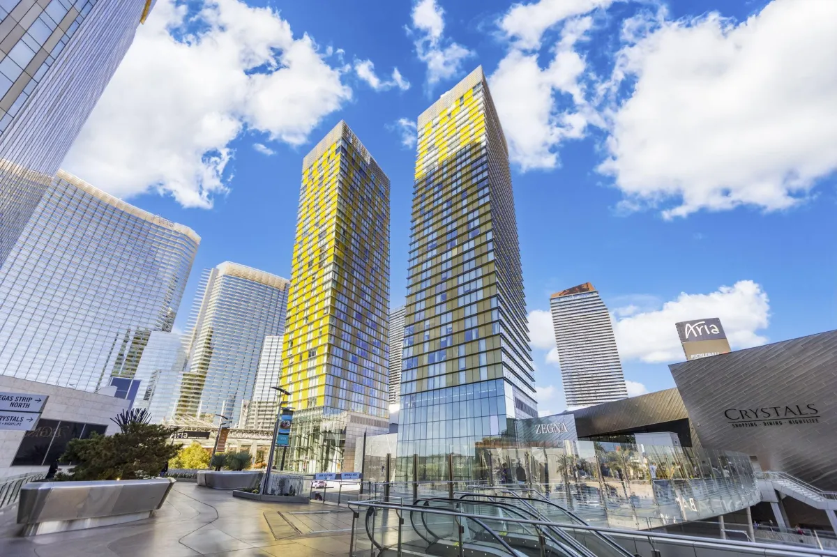 The Top 4 Reasons To Buy A High Rise Condo Like Veer Towers