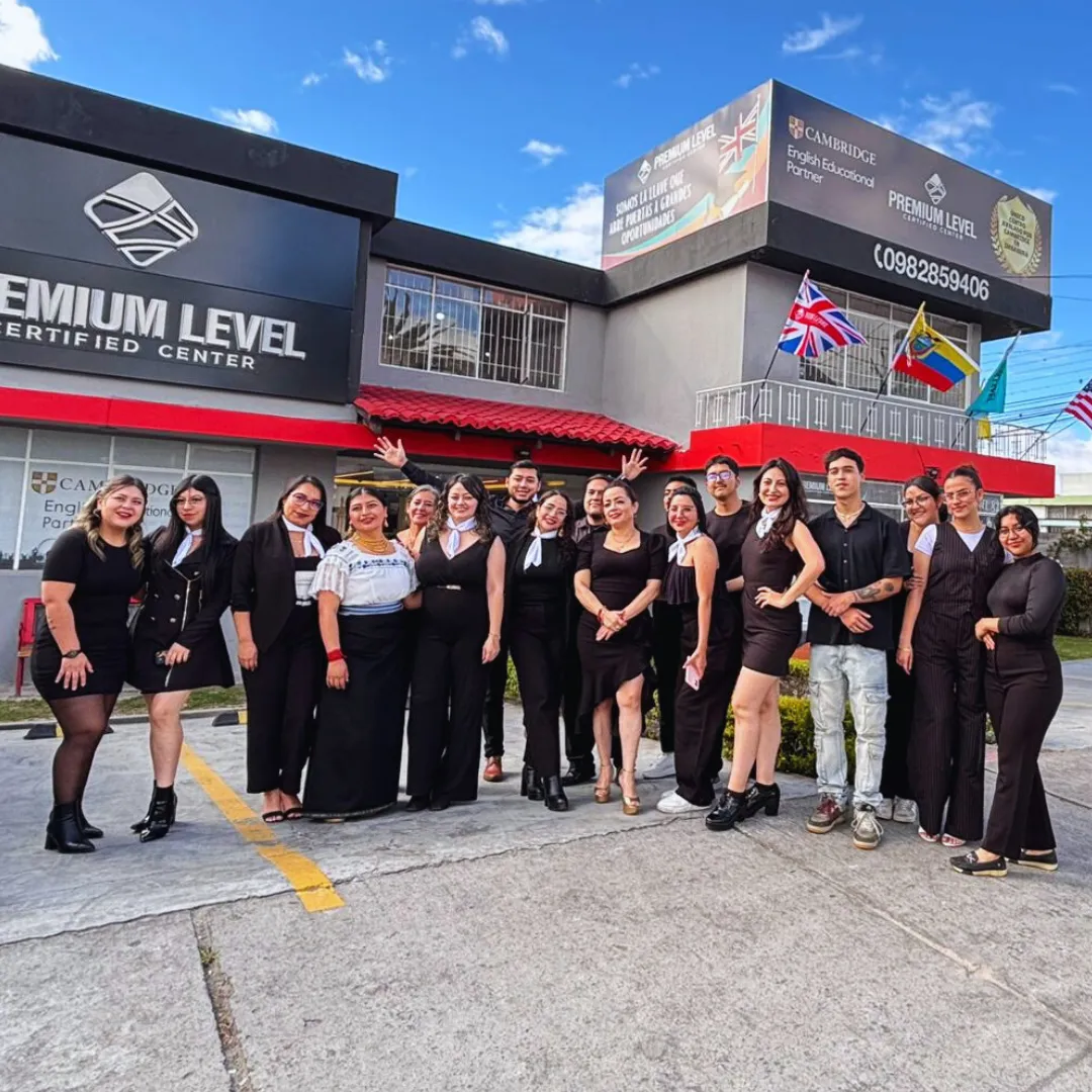 Ñusta Picuasi visita las oficinas de Premium Level