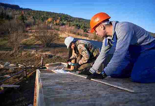 Learn how to prepare your roof for hurricane season in Florida with this expert guide from Morgan Conley Roofing. Includes a free downloadable storm prep checklist.