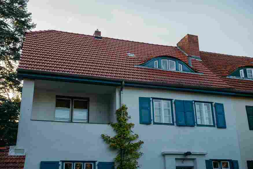 Find out if does a new roof need to be inspected in Jacksonville. Learn code requirements, warranty protection & inspection timing.