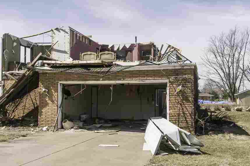 Discover what roof damage is covered by insurance in Jacksonville. Learn about wind, hail, storm coverage & claim requirements.