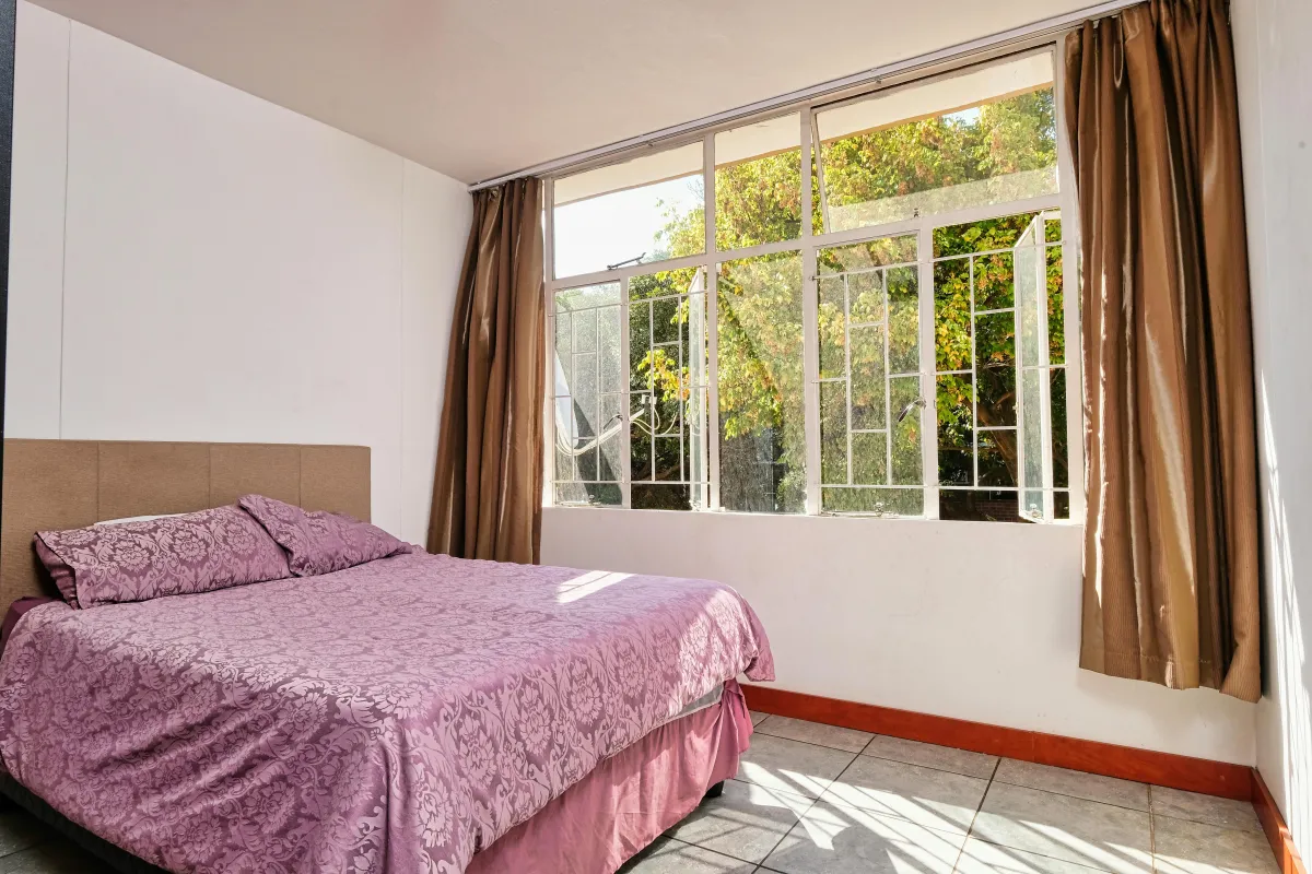 10 Space-Savvy Tricks to Make Your Room Feel Instantly Wider