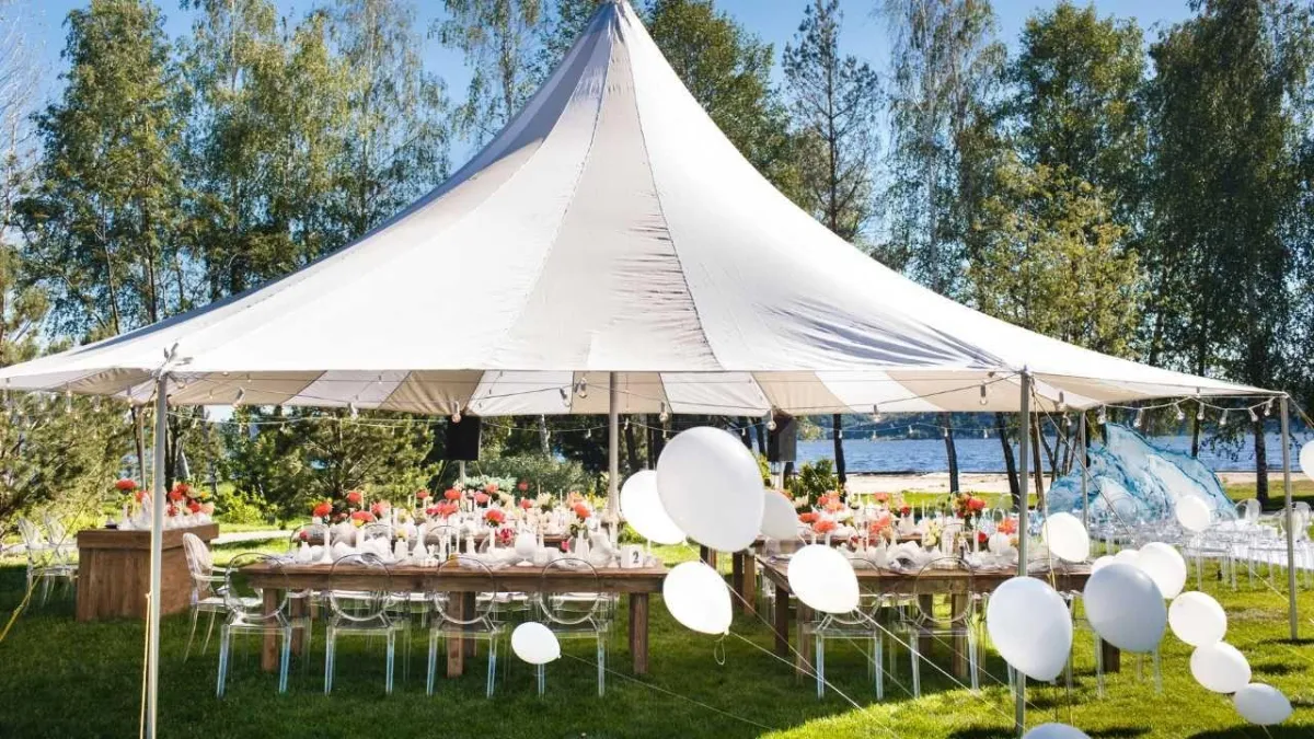 Affordable tent with tables and chairs rentals in Houston
