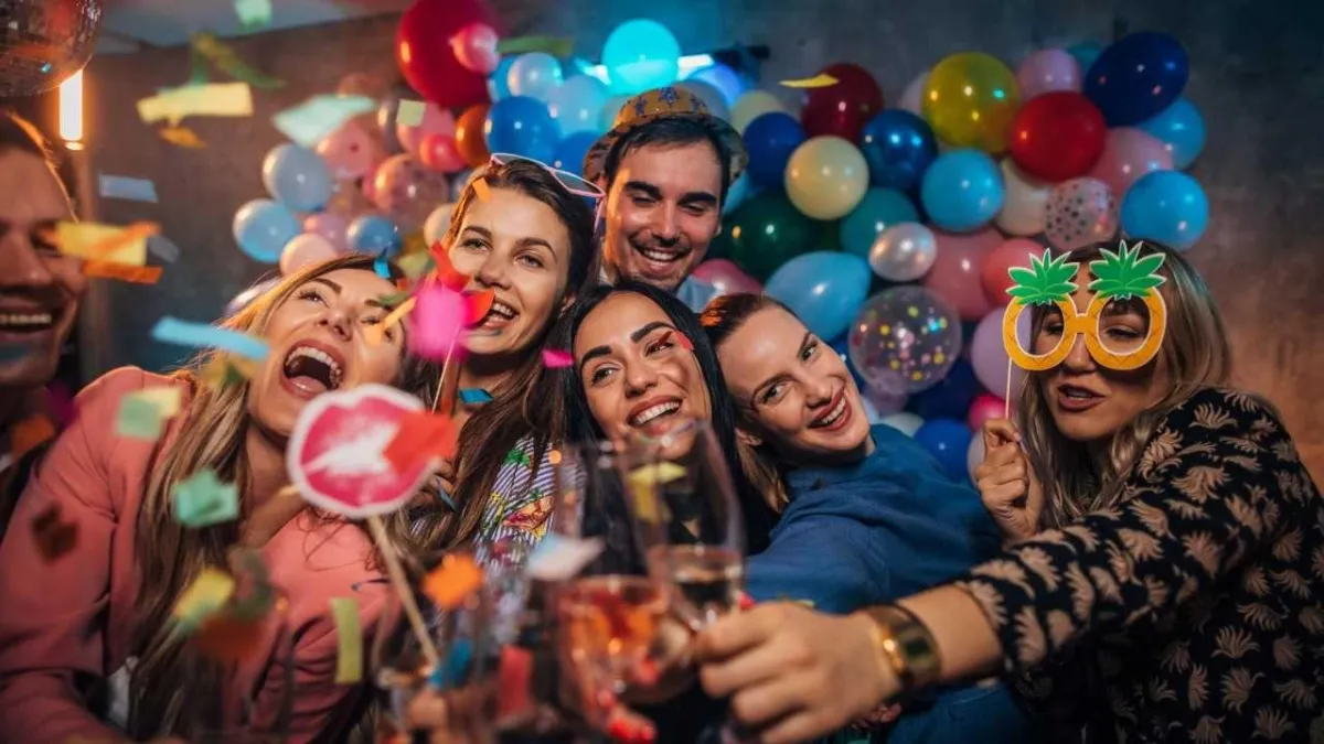 What Are Some Creative Ways to Incorporate a Photo Booth Into My Event?