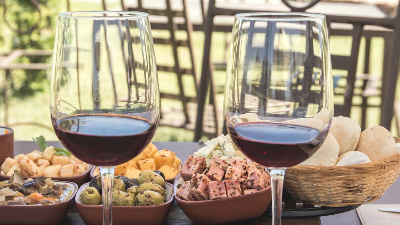 Sip, Relax, Repeat: How a Party Bus Transforms Your Wine Tour