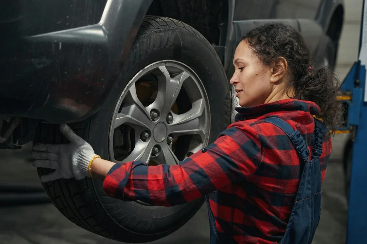 checking tyre