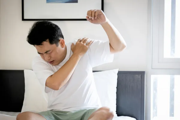 Why Does My Shoulder Hurt When I Lift My Arm?