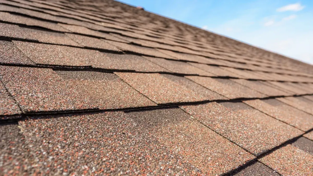 Asphalt Shingles: Complete Guide to Installation, Maintenance, and Longevity