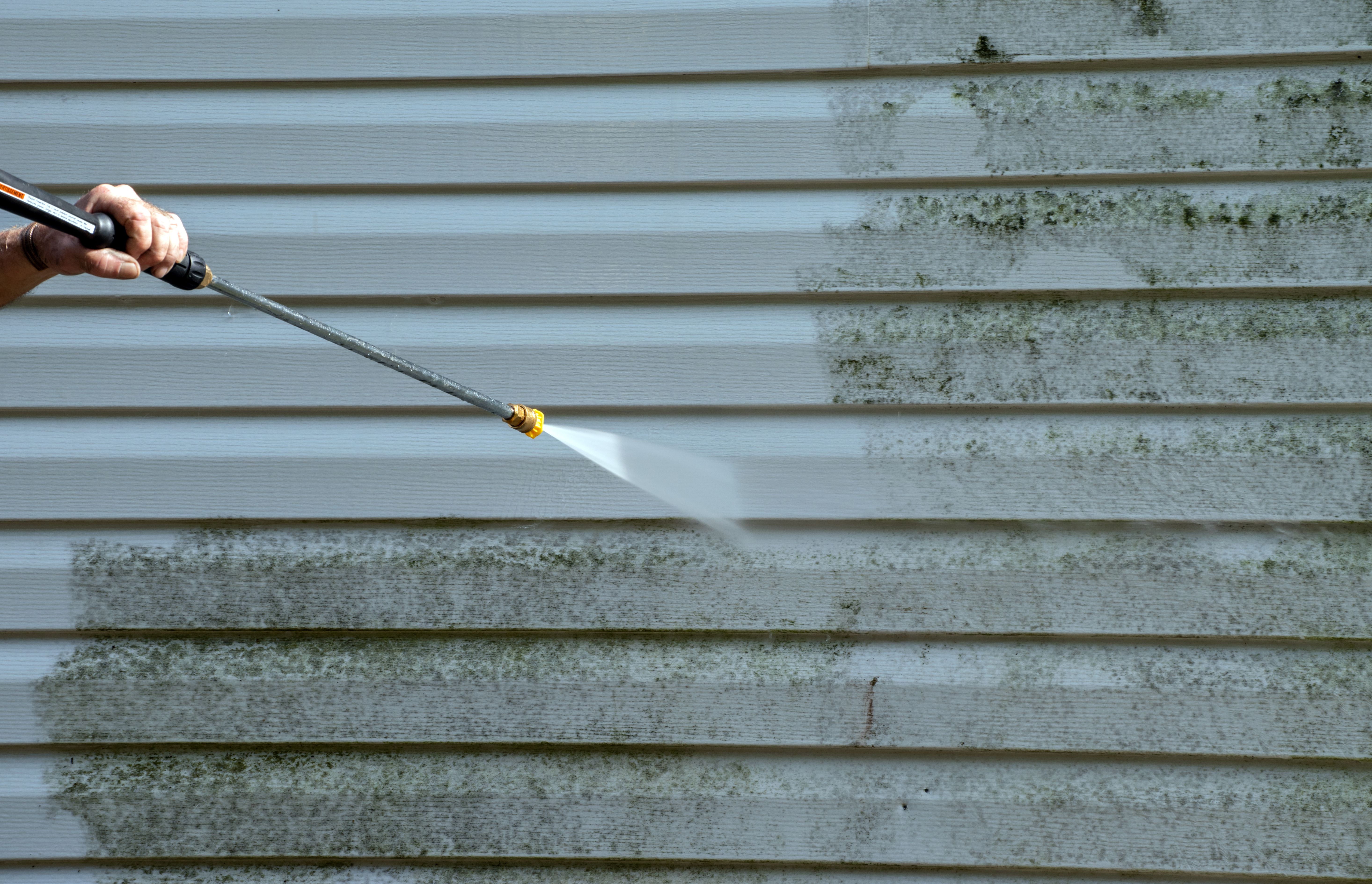 How to Clean Vinyl Siding: Complete Guide to Spotless Exterior Walls