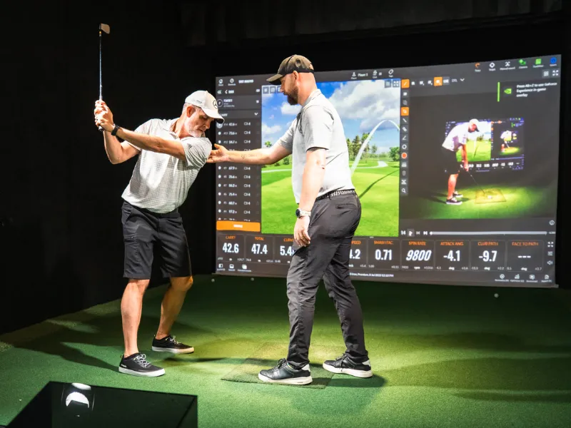Winter Golf Training in Aurora: Why Indoor Golf Is Essential in 2025–2026
