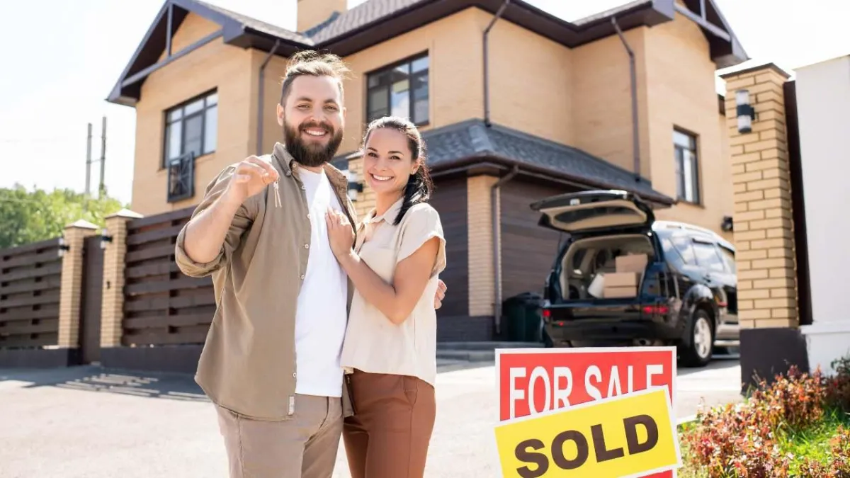 How Real Estate Agents Use Car Wraps to Stand Out
